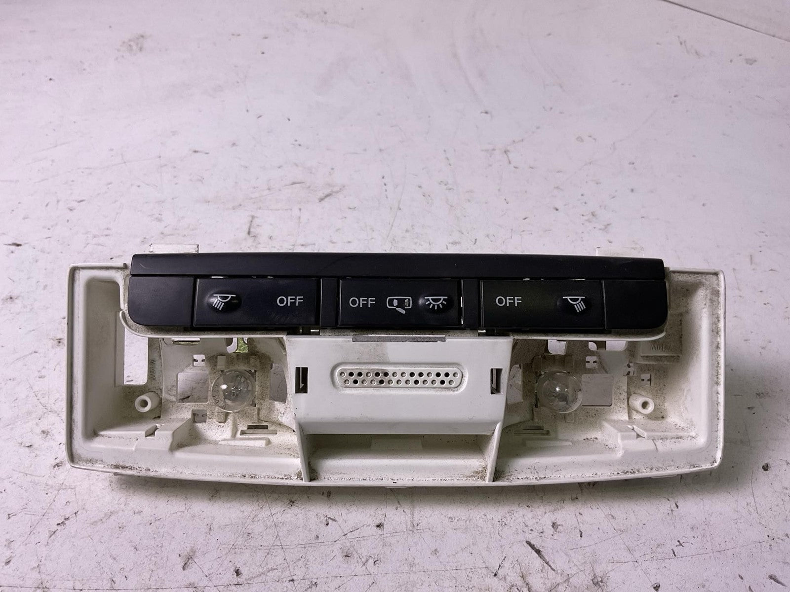 Front Console NISSAN VERSA 210